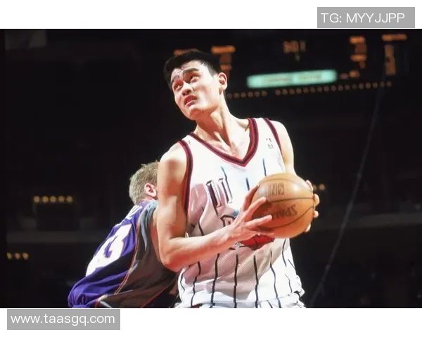 姚明精彩瞬间回顾球赛集锦展现巨人风采与篮球魅力 姚明精彩瞬间回顾球赛集锦展现巨人风采与篮球魅力